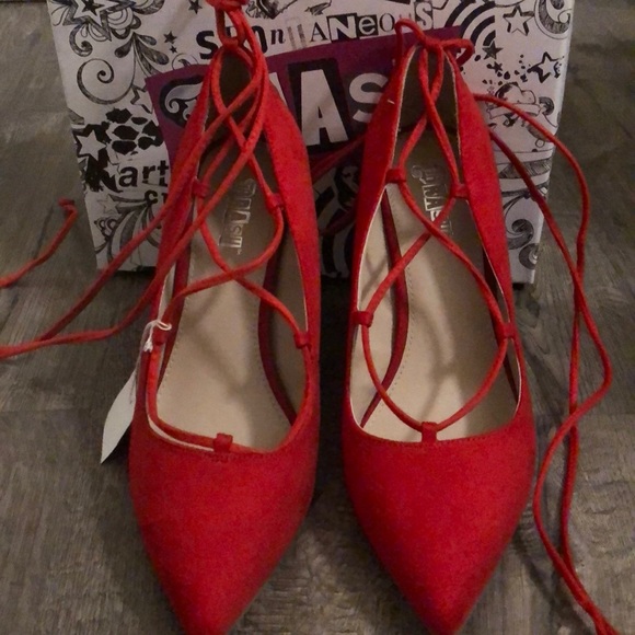 Red Heels - Picture 2 of 3